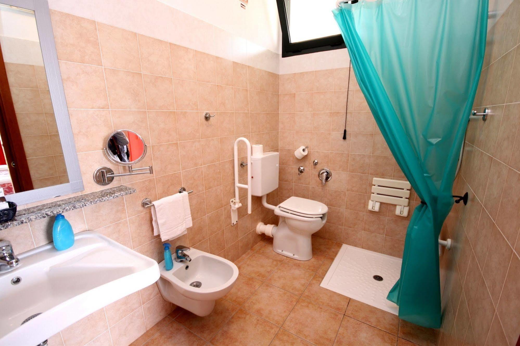 Hotel Alguer Bagian luar foto