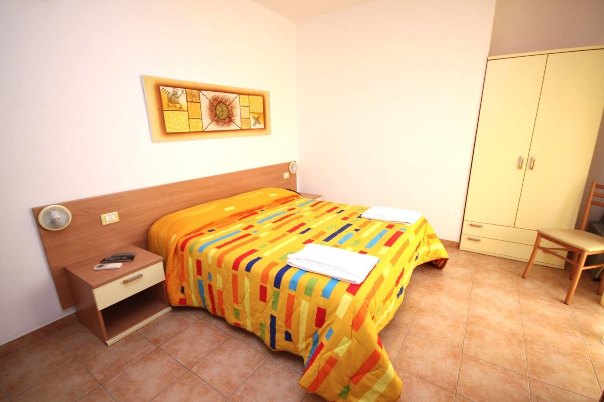 Hotel Alguer Bagian luar foto