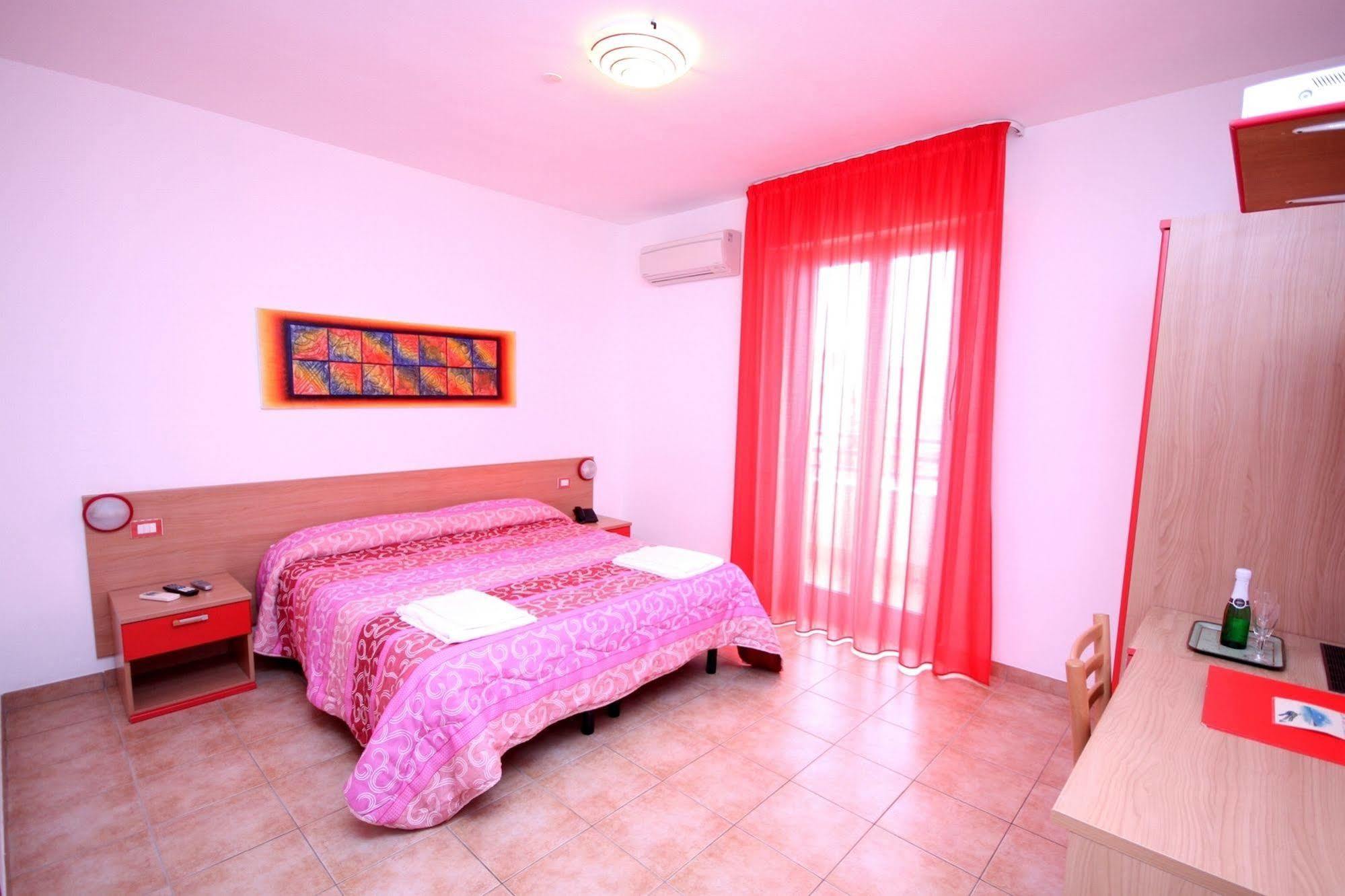 Hotel Alguer Bagian luar foto