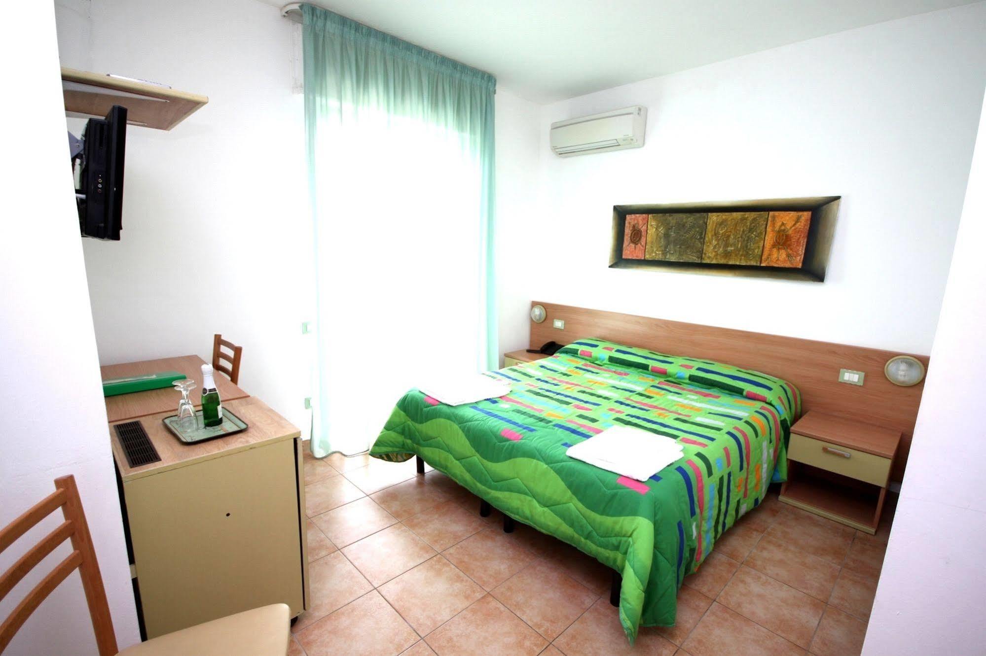 Hotel Alguer Bagian luar foto