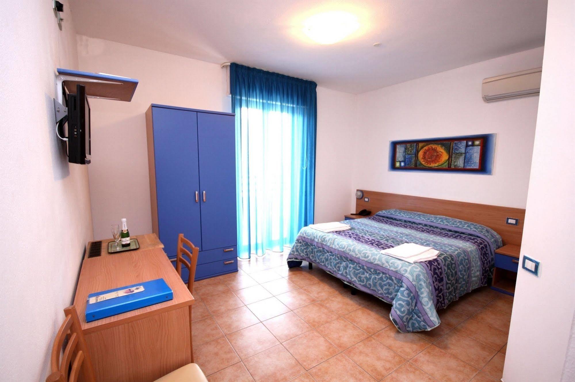 Hotel Alguer Bagian luar foto