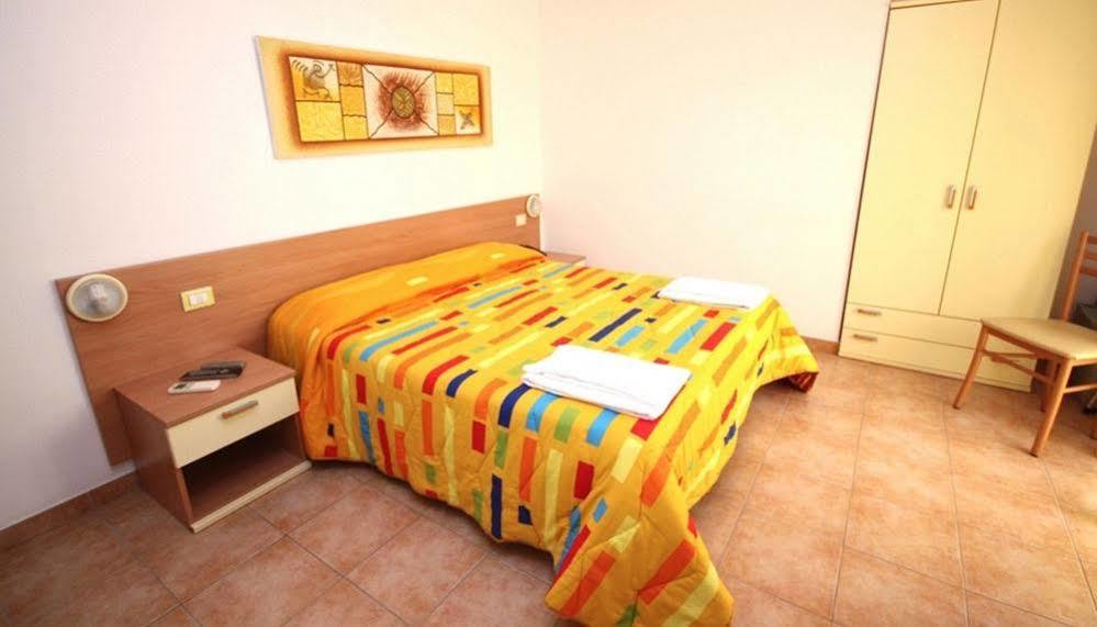 Hotel Alguer Bagian luar foto